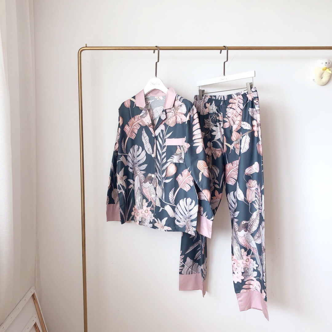 Spring and autumn home clothing