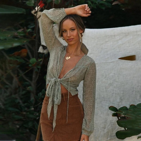 Women's long sleeve round neck top