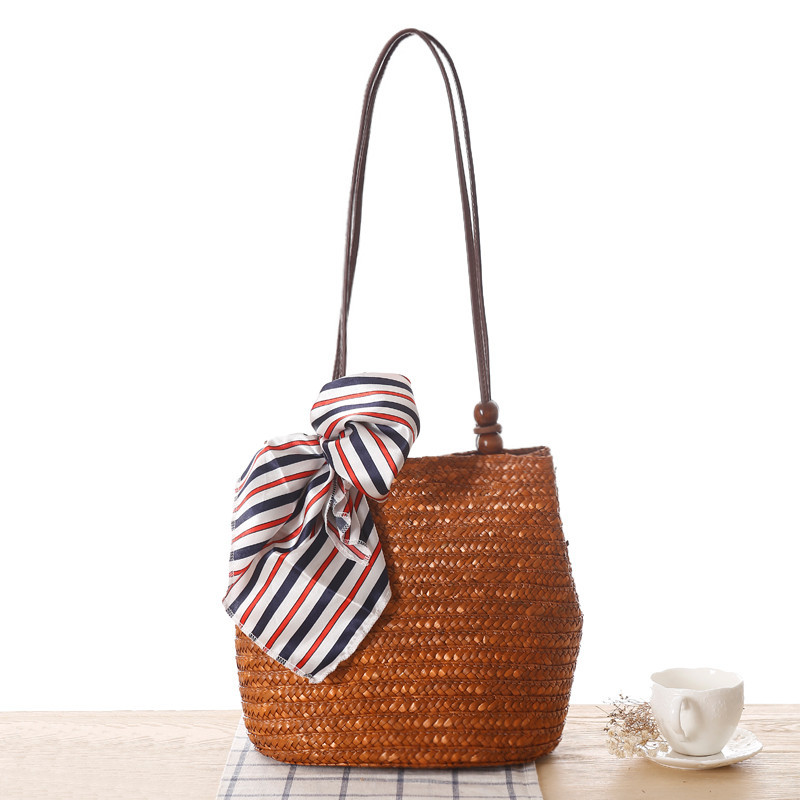 One shoulder straw bag