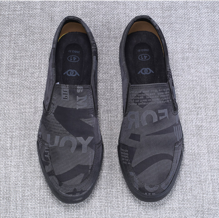 Flat pedal casual shoes
