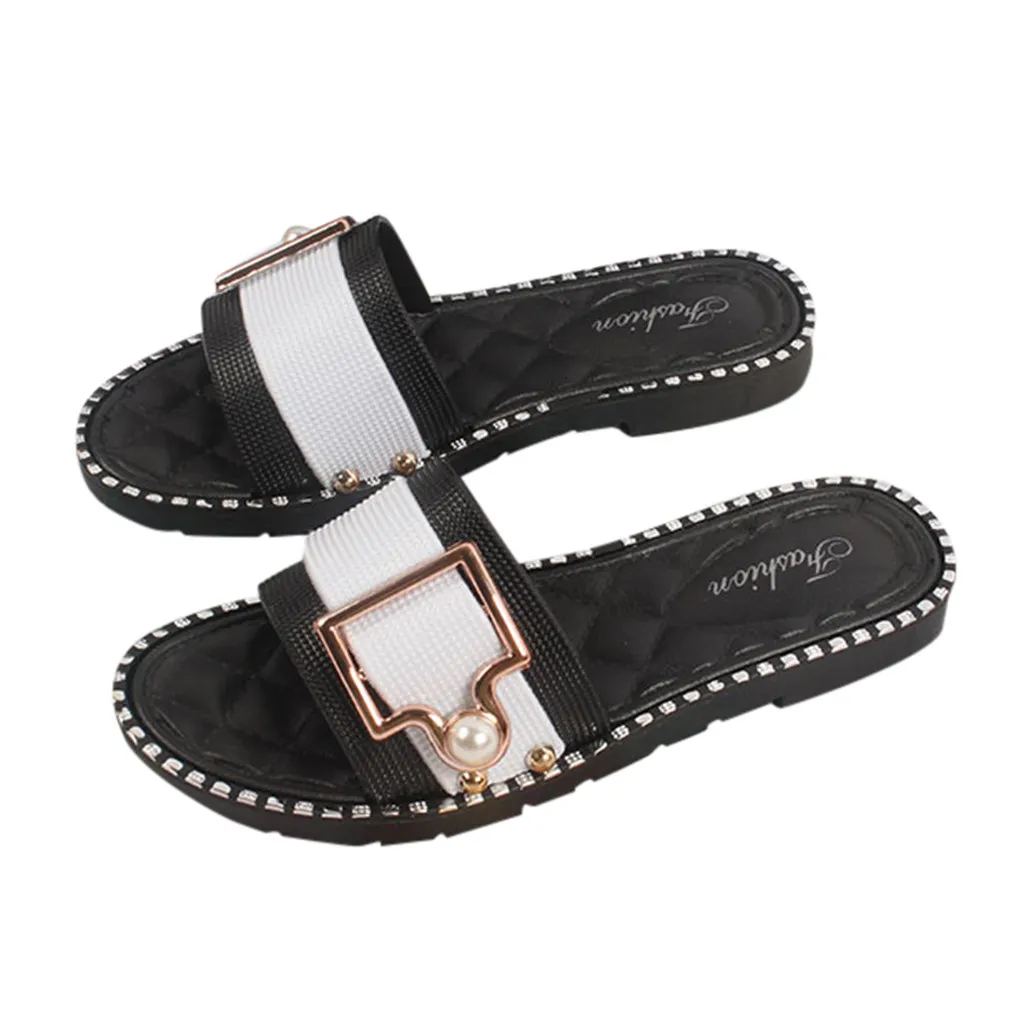 Indoor and outdoor slippers - White