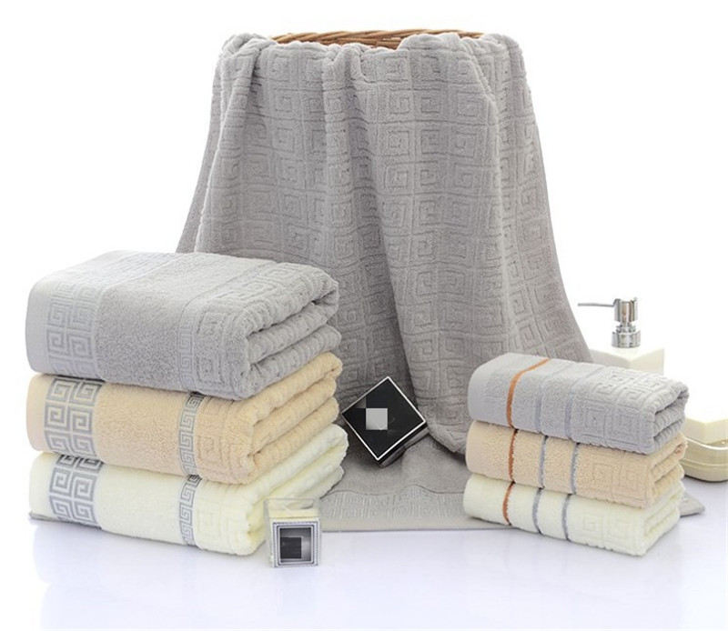 Three sets of Great Wall grid bath towels