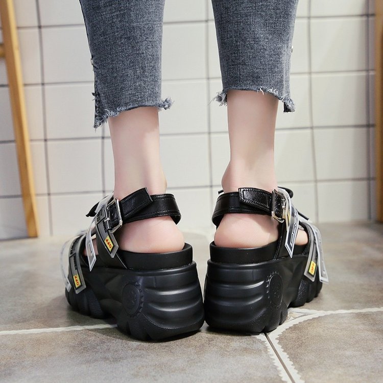 Title 3, Increased inner sandals with platform