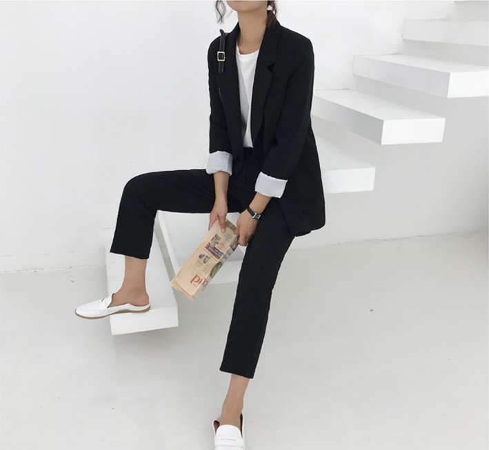 Two-piece suit of fashionable casual retro suit