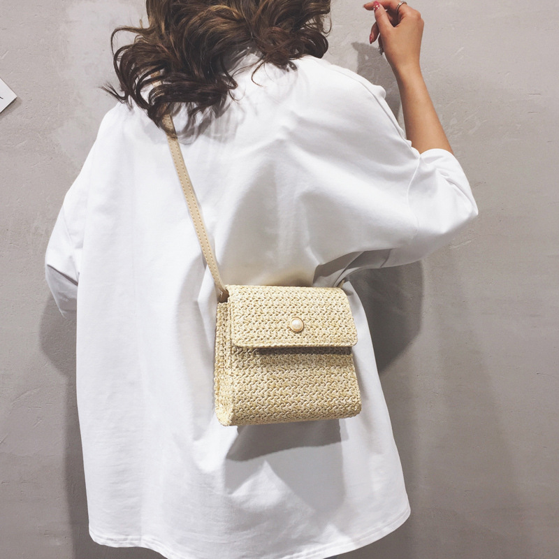 One shoulder straw bag