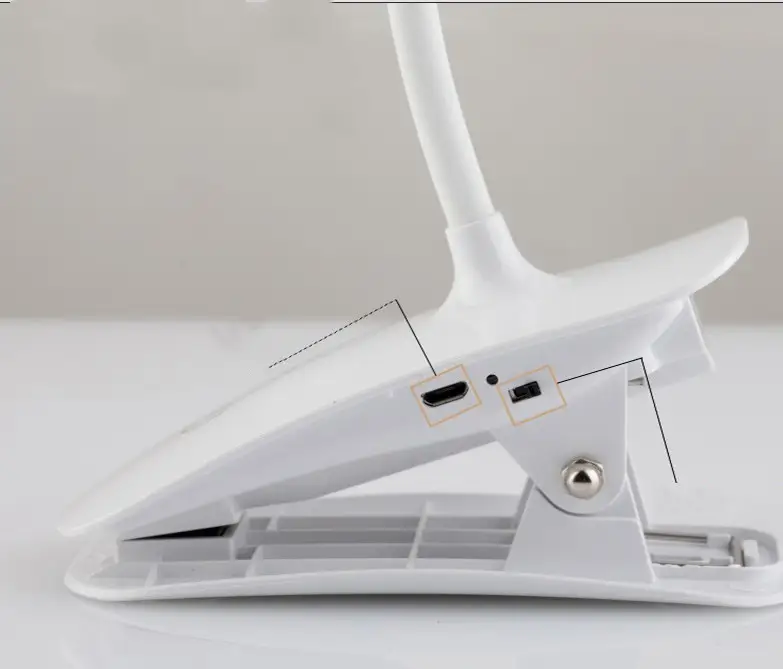 Ring clamp charging table lamp