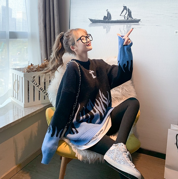 Warm bottoming sweater