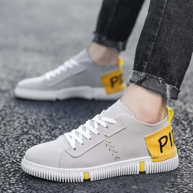 Flat bottomed shoes