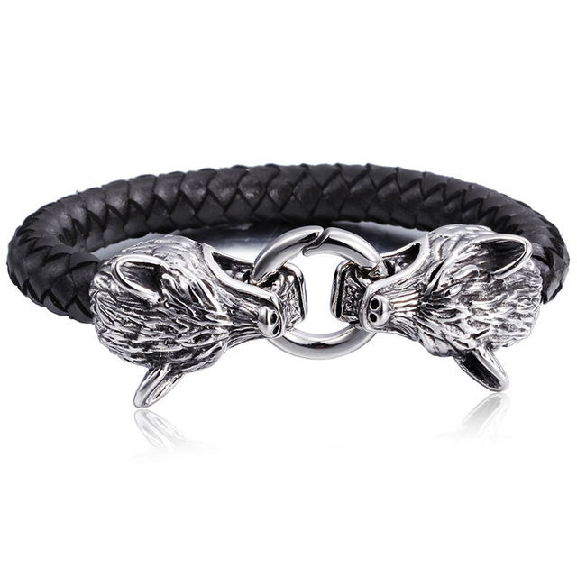 The new titanium steel bracelet domineering wolf head bracelet