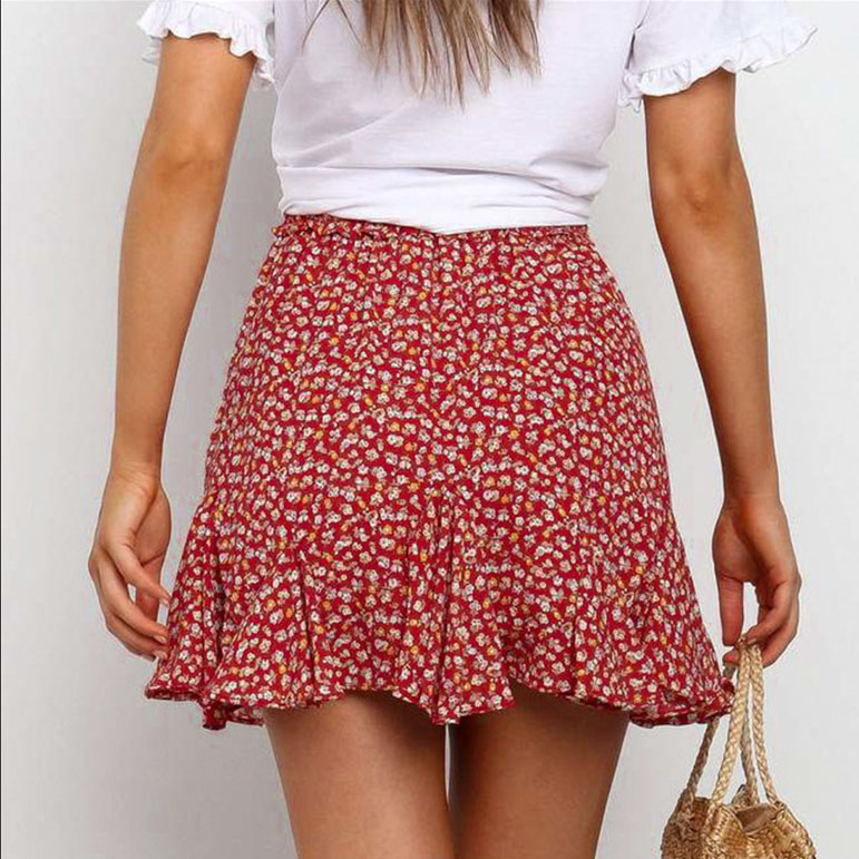 Title 2, Printed lace skirt for a chic and elegant style...