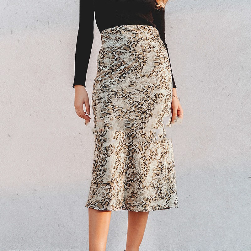 Title 2, Split hip skirt