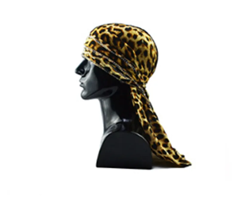 Plush printed long tail hat - Leopard2