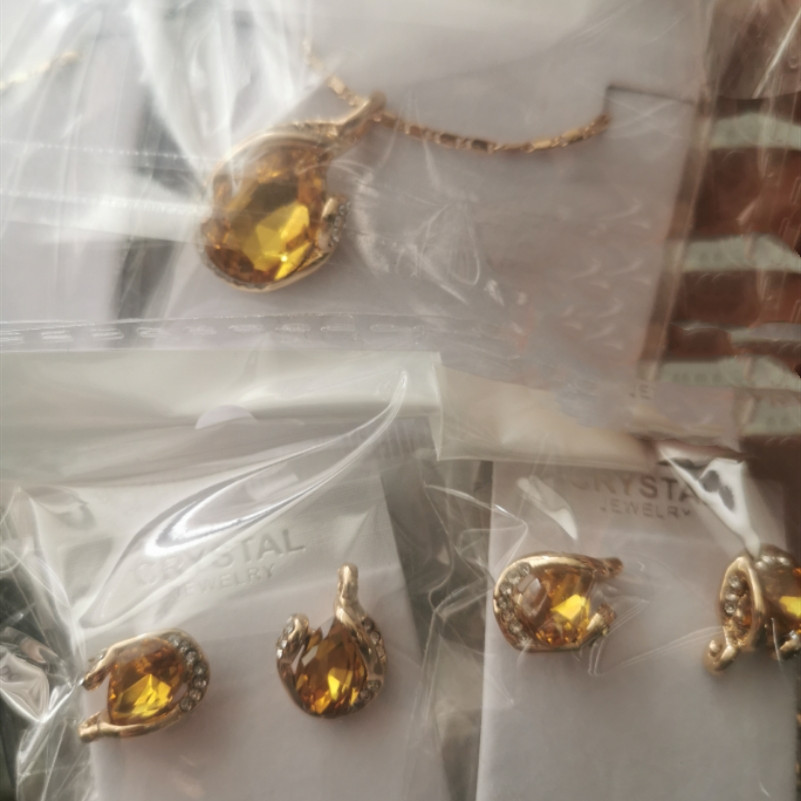 Ожерелье-серьга со стразами