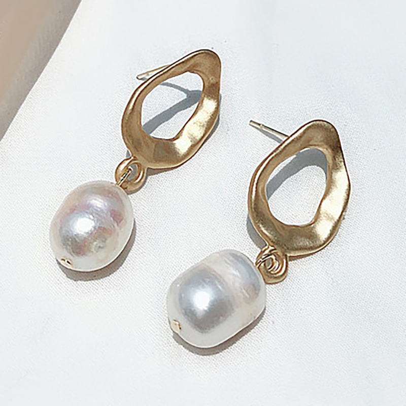 Freshwater pearl earrings