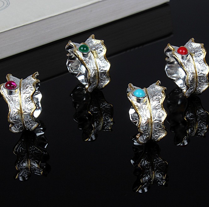 Exaggerated leaf gem ring