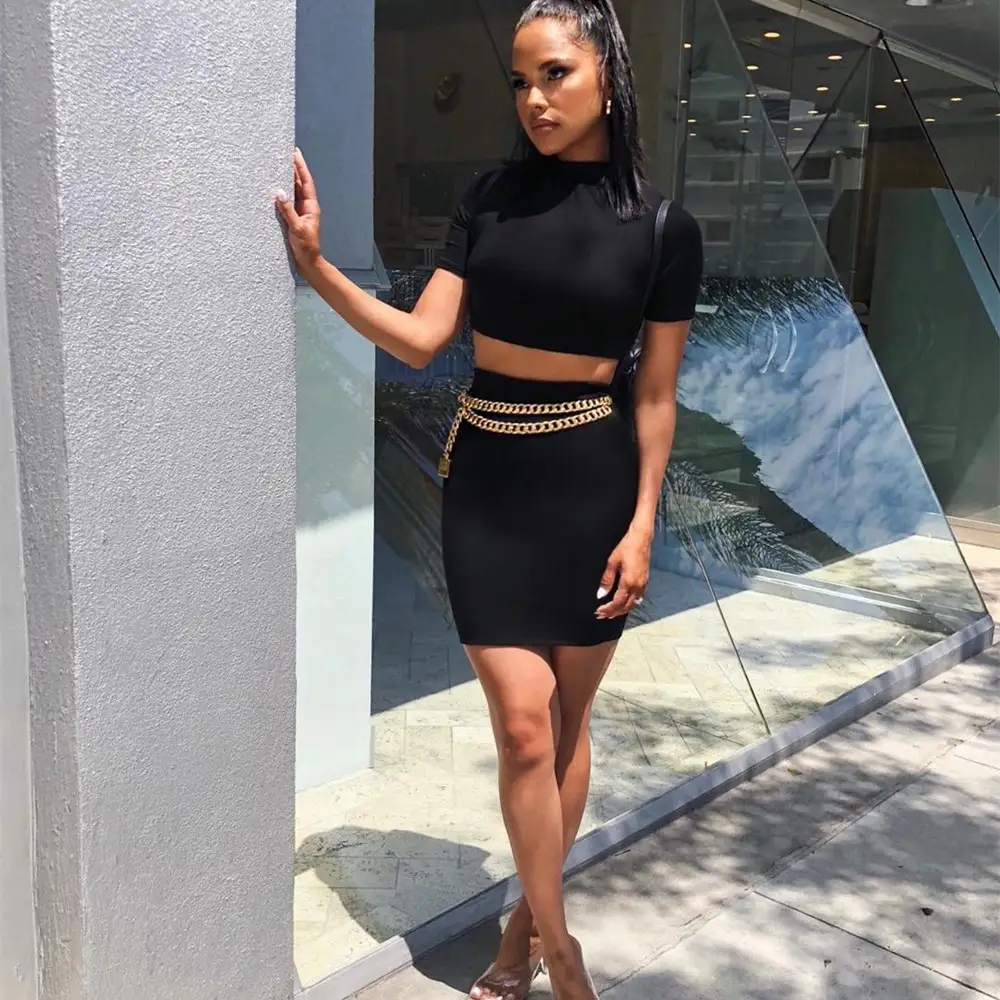 T-shirt two piece set with exposed navel