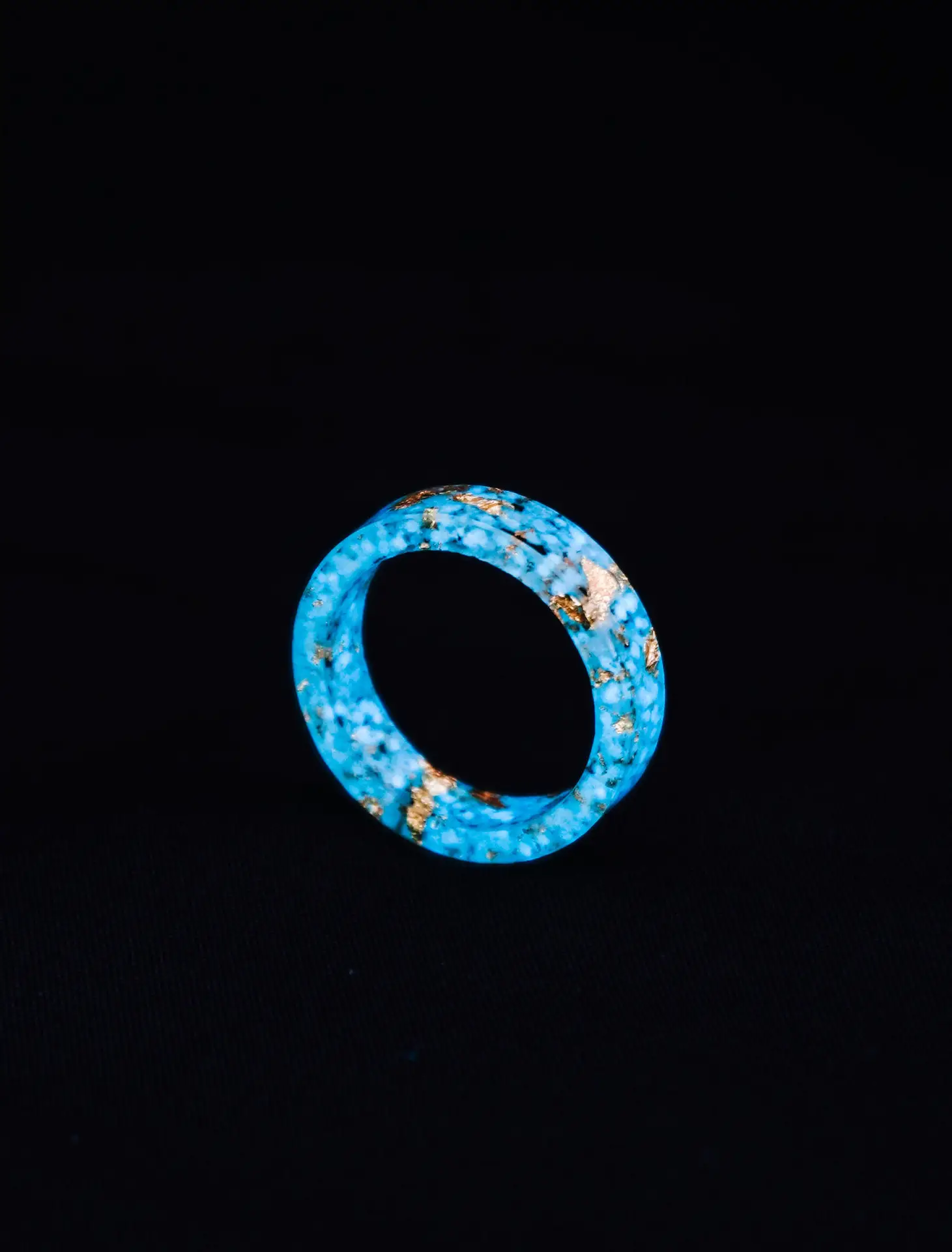 Luminous popcorn ring features