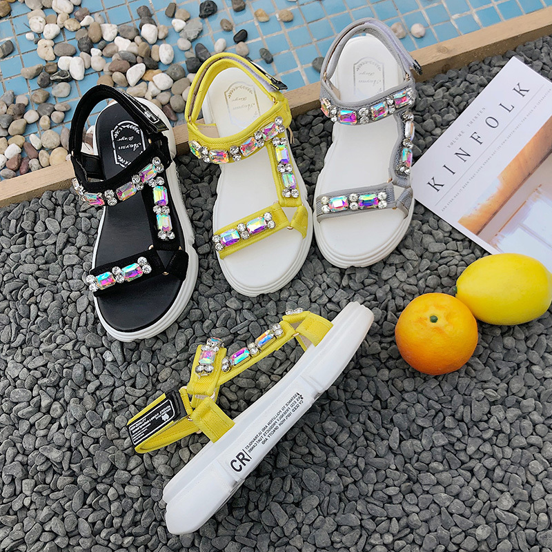 أحذية منصة بسحاب لاصق وساعد سميك