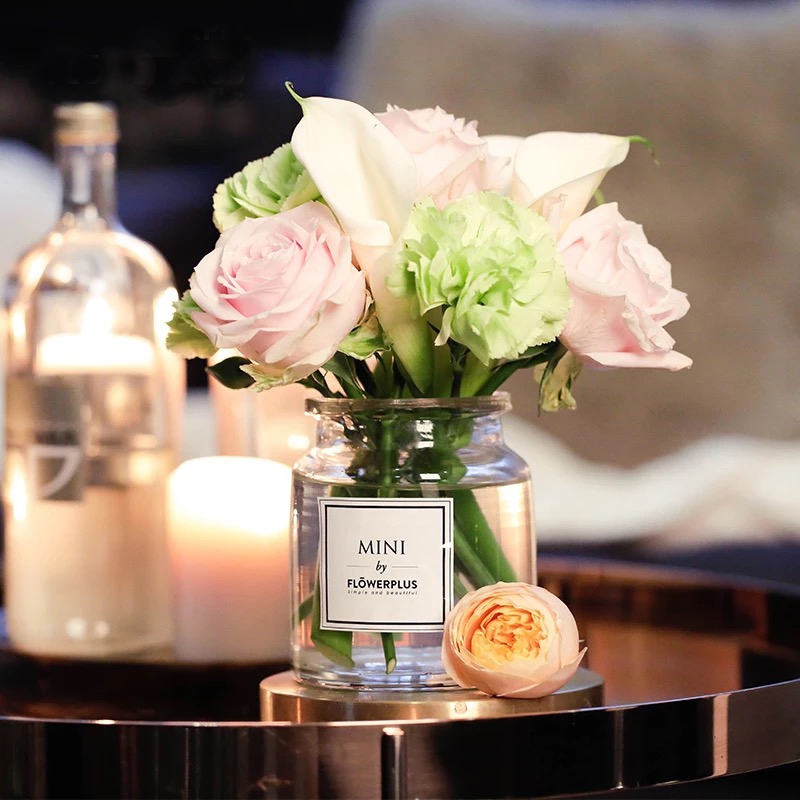 Charming Flower Glass Vase Image 5