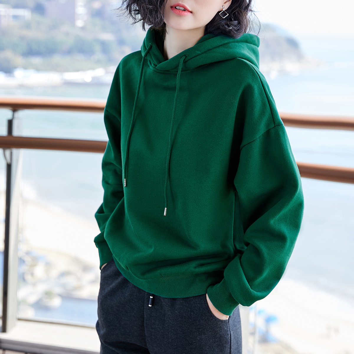 Title 3, Loose crew neck hoodie