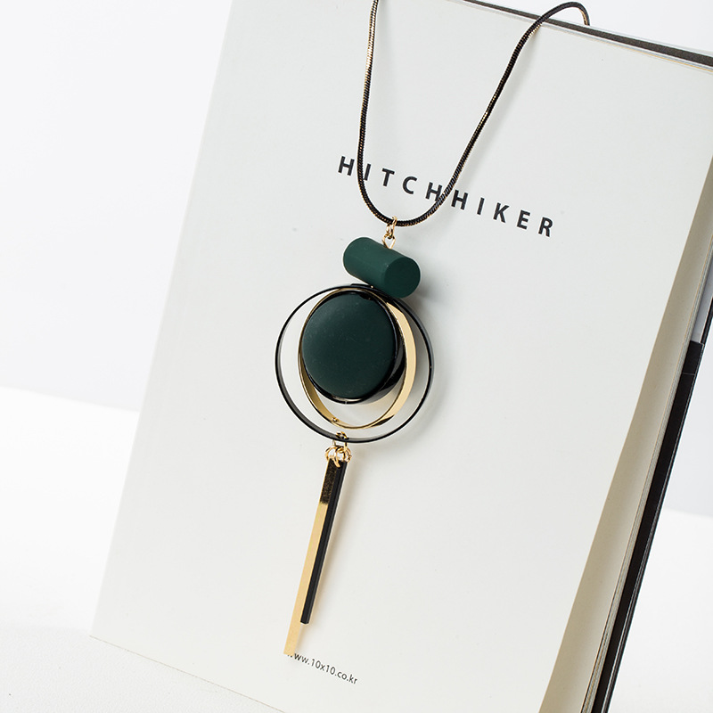 Personalized bead circle sweater chain
