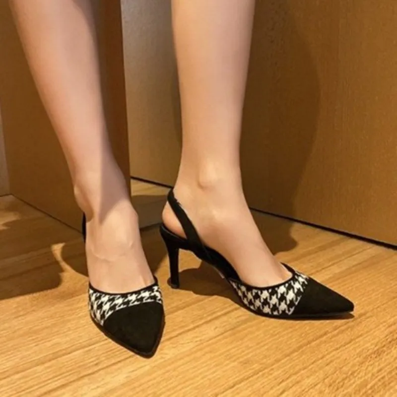 All-match pointed shallow mouth slingback strappy heel black sandals - Black