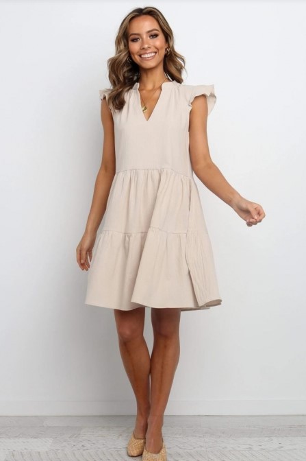 Short-sleeved V-neck layered dress