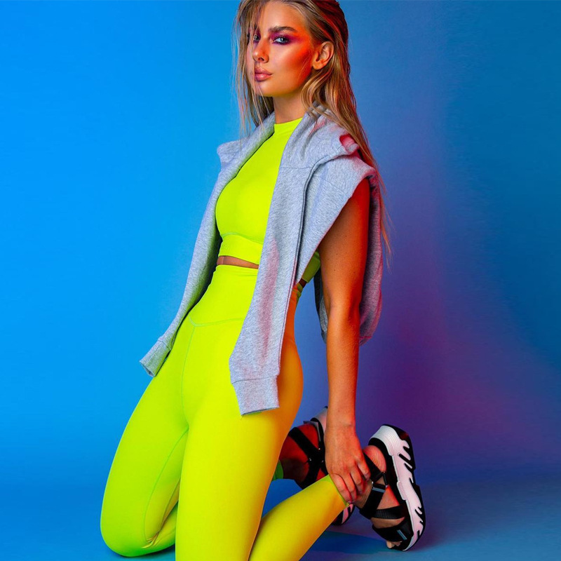 Off-the-shoulder vest and hip leggings