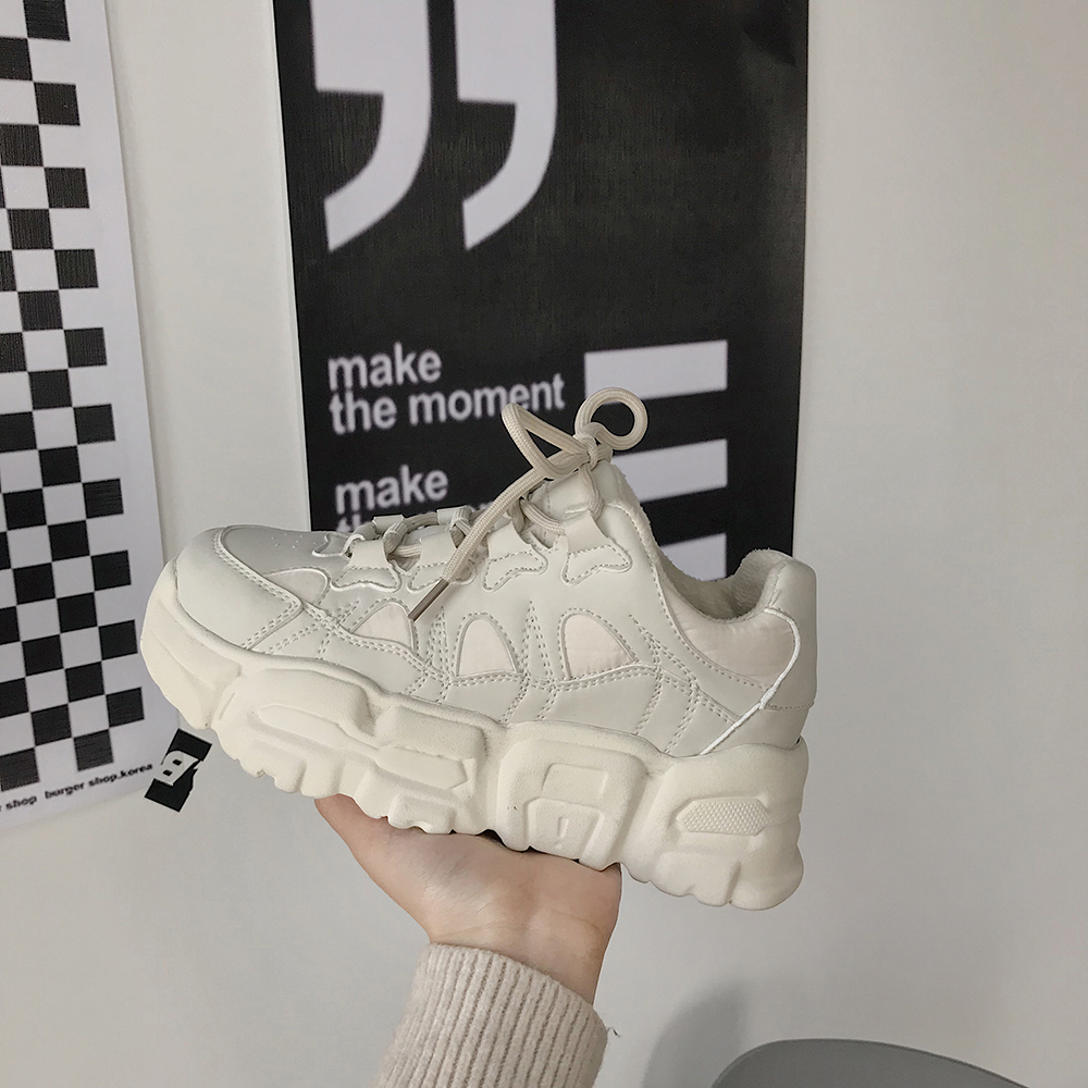 Women's casual shoes