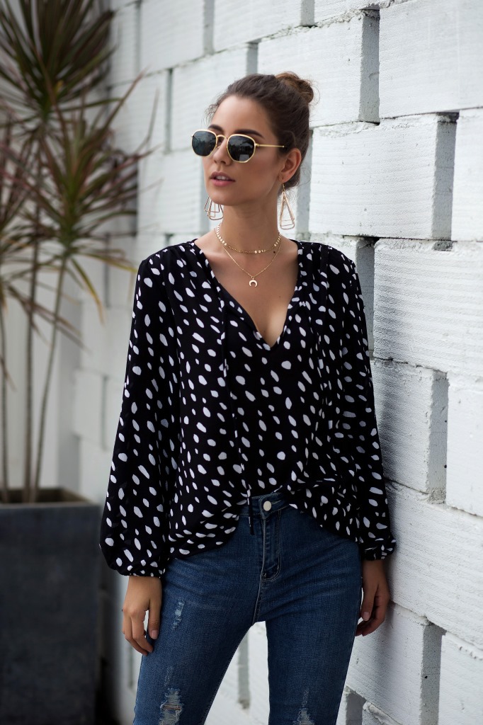 Polka dot V-neck T-shirt