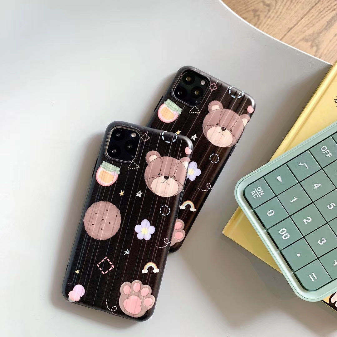 Cute bear illustration mobile phone case