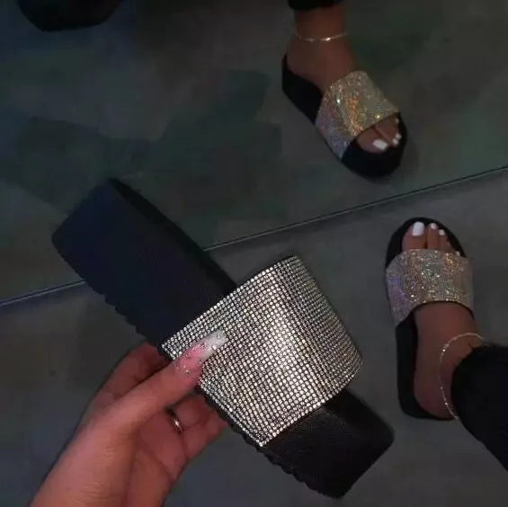 Thick bottom rhinestone home slippers - Black