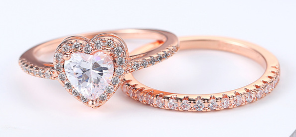 Classic women's heart-shaped ring