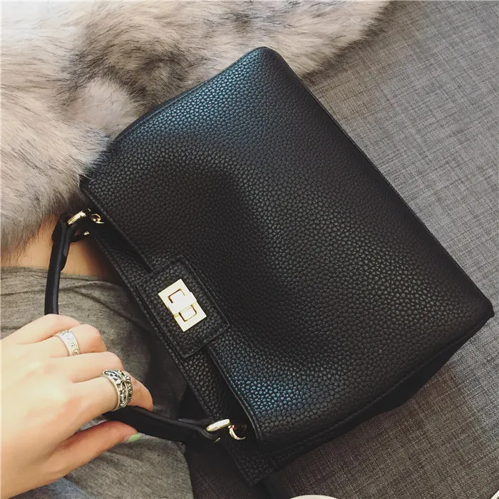 Litchi Classic Kitten Bag - Black