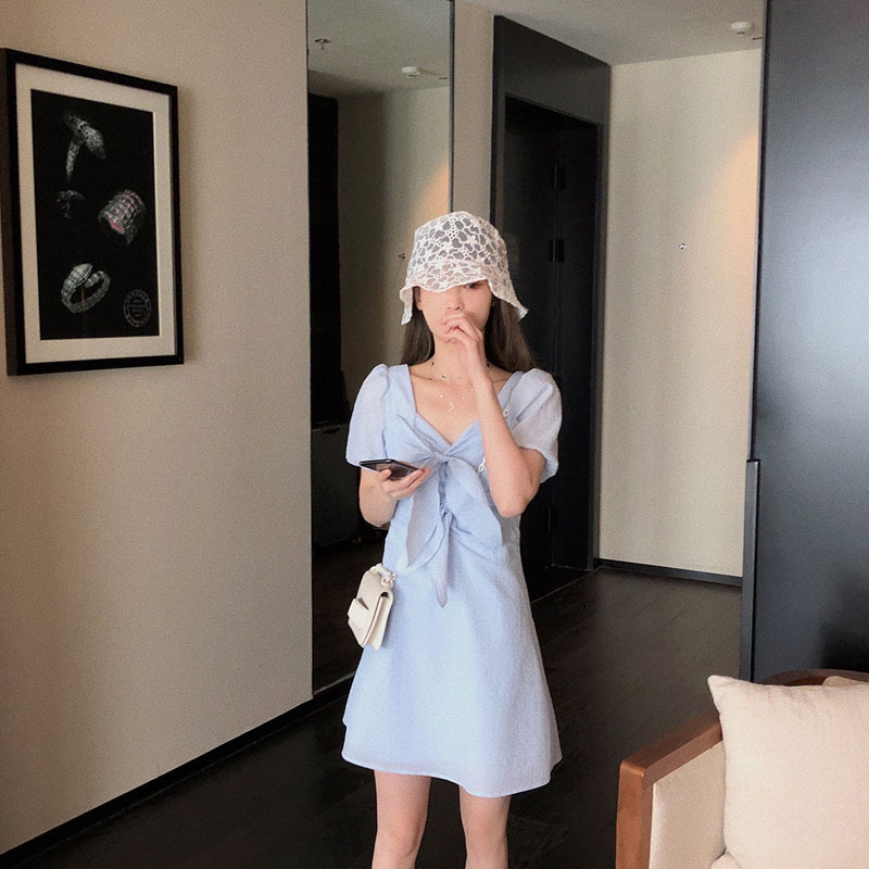 Puff sleeve bow dress