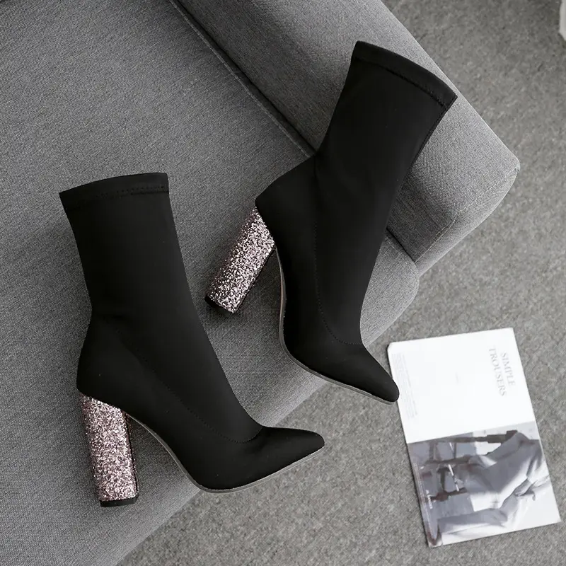 Chunky high-heeled shoes with pointed elastic