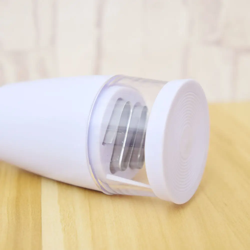 Hand-pressed semi-automatic garlic cutter