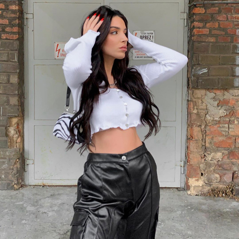 Square collar fungus exposed navel top