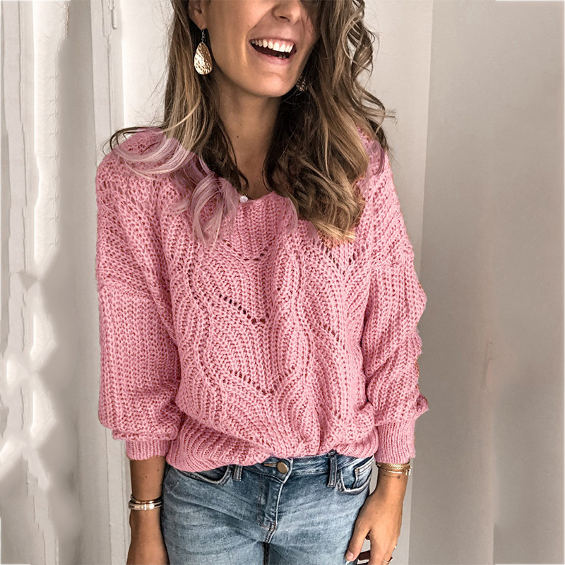 Round neck cutout knitted pullover