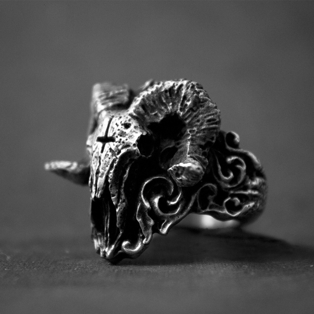 Domineering goat men's fashion hipster ring