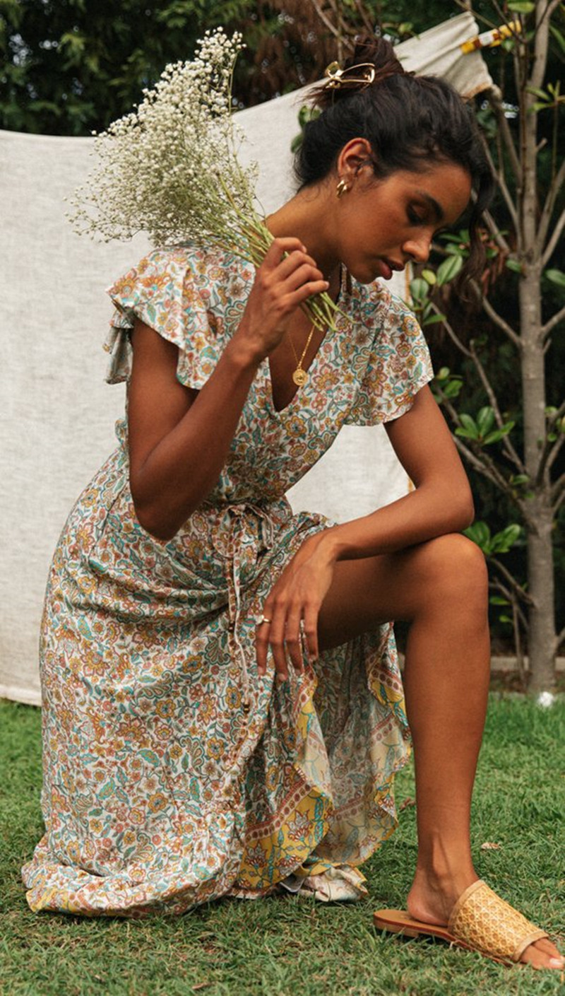 Printed V-neck lace up dress