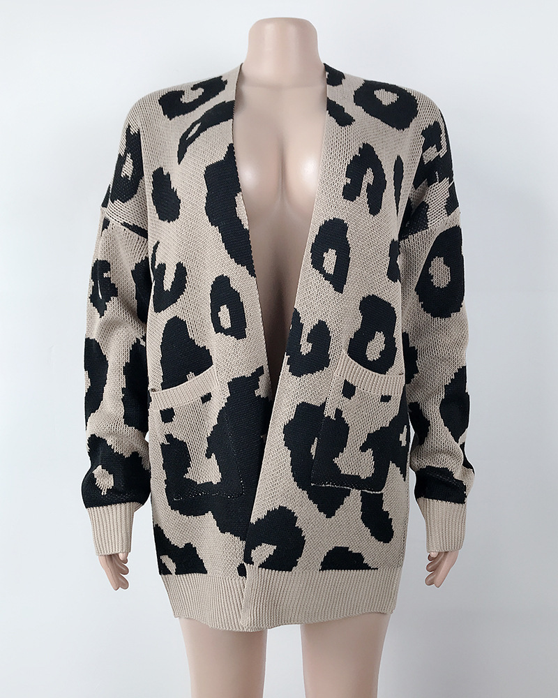 Mid-length ladies sweater in leopard cardigan