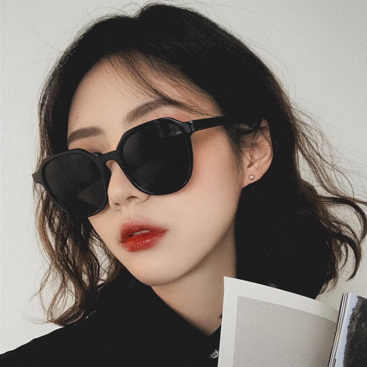 Title 6, Sunglasses street shot ins vibrato glasses