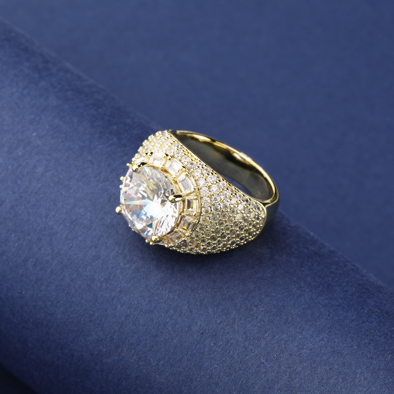 Zircon and diamond ring