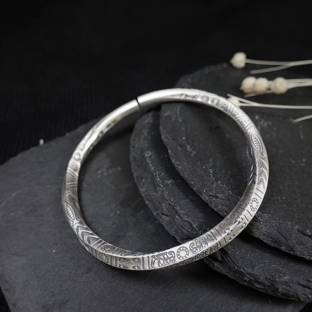 Mobius ring silver bracelet