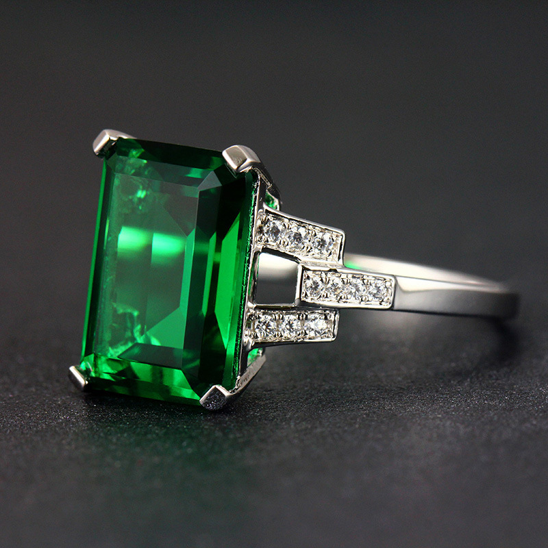 European and American emerald square ring