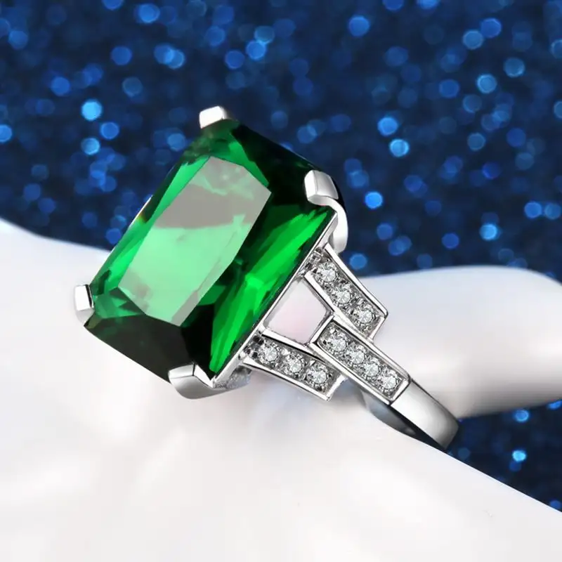 European and American emerald square ring