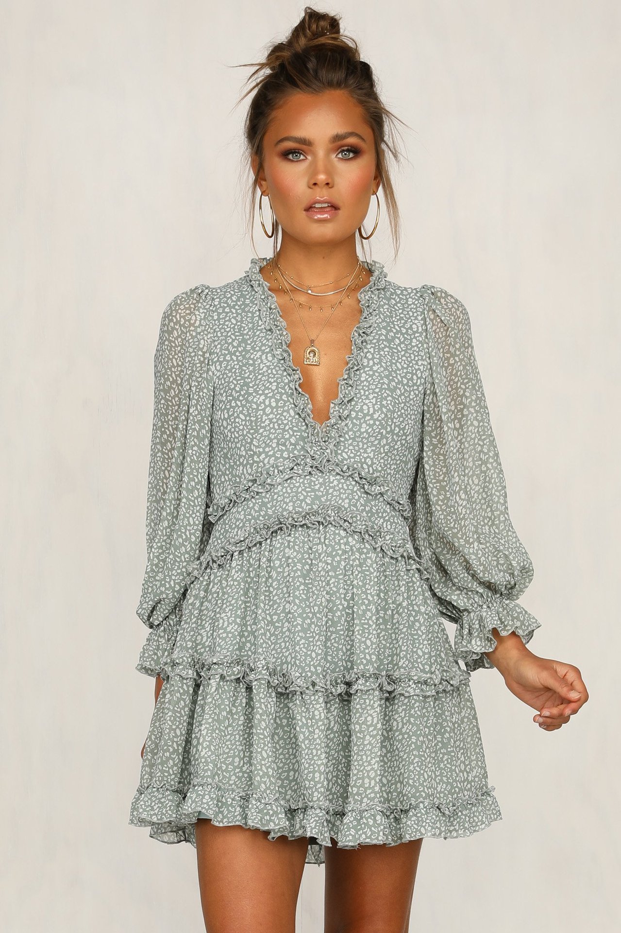 V-neck chiffon short dress