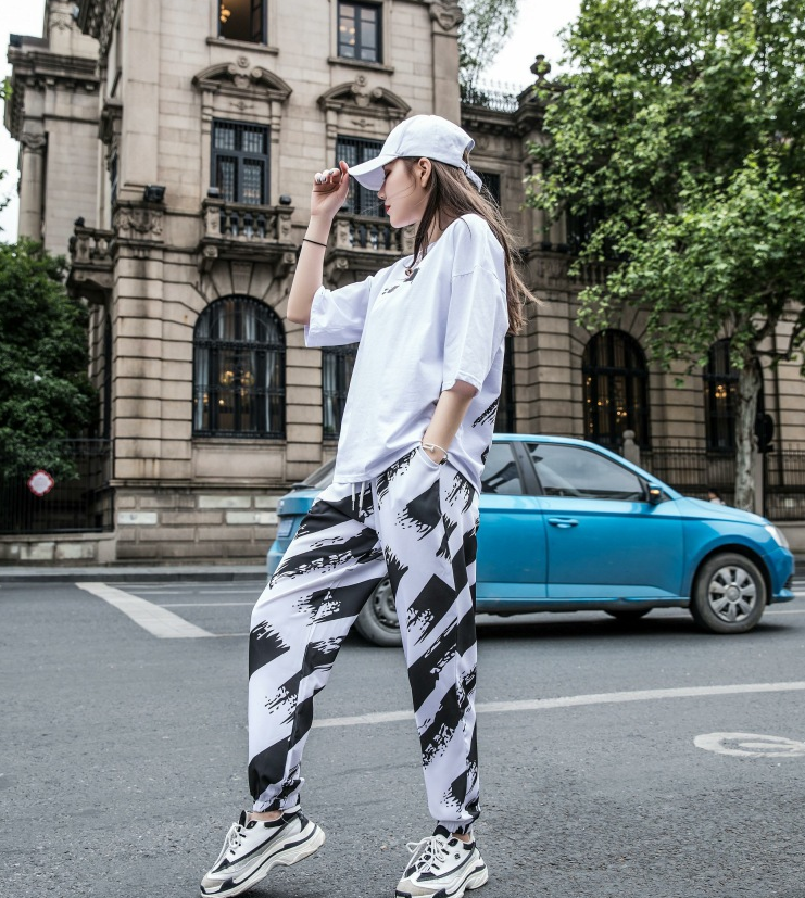 Short sleeve trousers striped suit