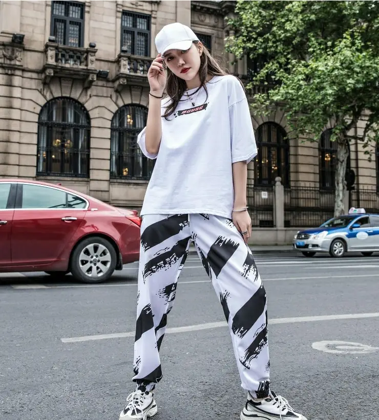 Short sleeve trousers striped suit
